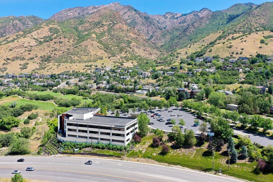 6440 S Wasatch Blvd, Salt Lake City, UT à louer - Photo du bâtiment - Image 1 de 12