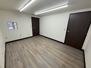 13020 San Fernando Rd, Sylmar, CA à louer Photo intérieure- Image 2 de 4