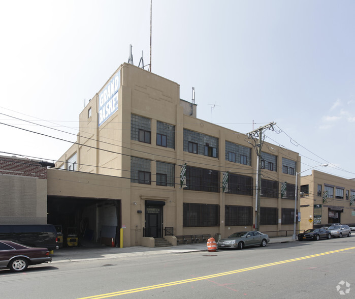 53-06 Grand Ave, Maspeth, NY for lease - Building Photo - Image 1 of 20