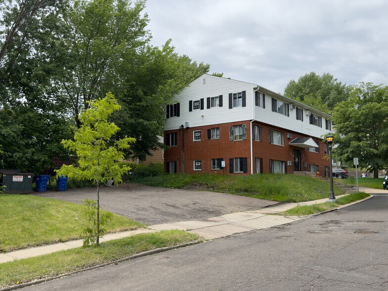 280 Winifred St W, Saint Paul, MN à vendre - Photo du bâtiment - Image 2 de 12