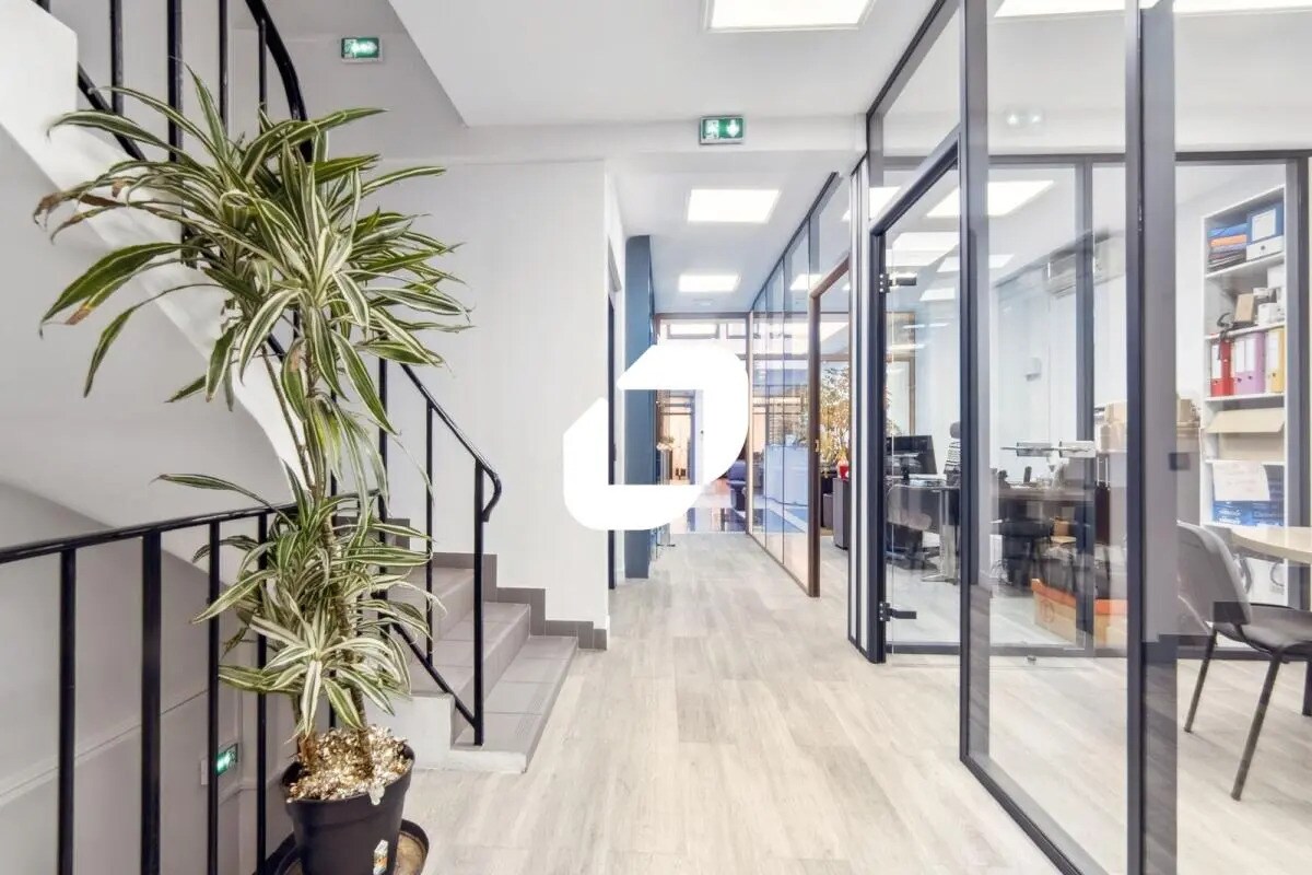 Office in Boulogne-Billancourt for sale Interior Photo- Image 1 of 14