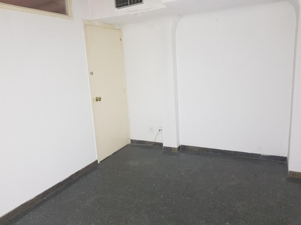 Manresa, BAR 08242 - Unit 12 - - Interior Photo - Image 2 of 4