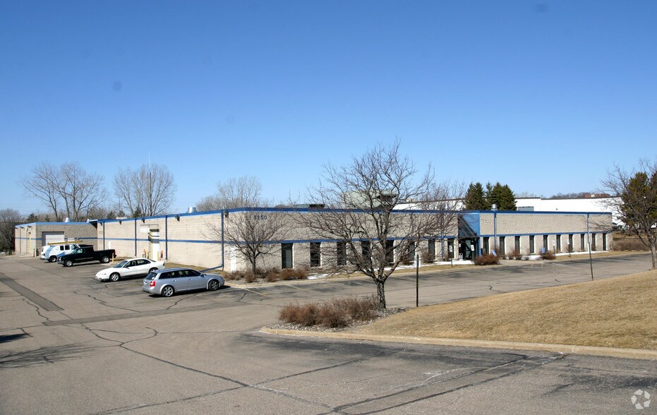 6250-6270 Bury Dr, Eden Prairie, MN à louer - Photo du bâtiment - Image 3 de 10