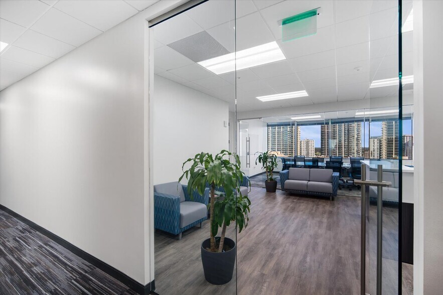 201 E Kennedy Blvd, Tampa, FL à louer - Photo du bâtiment - Image 3 de 30