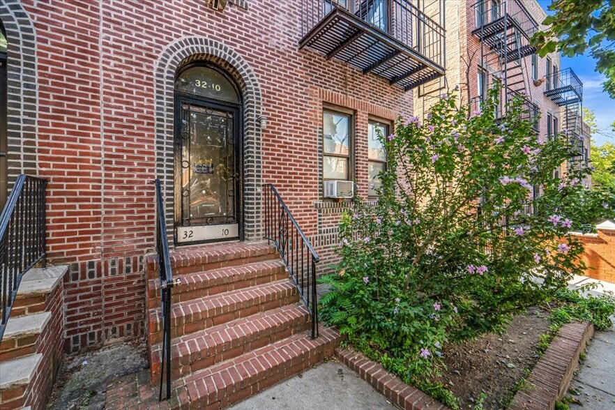 32-10 82nd St, Flushing, NY for sale - Building Photo - Image 3 of 27