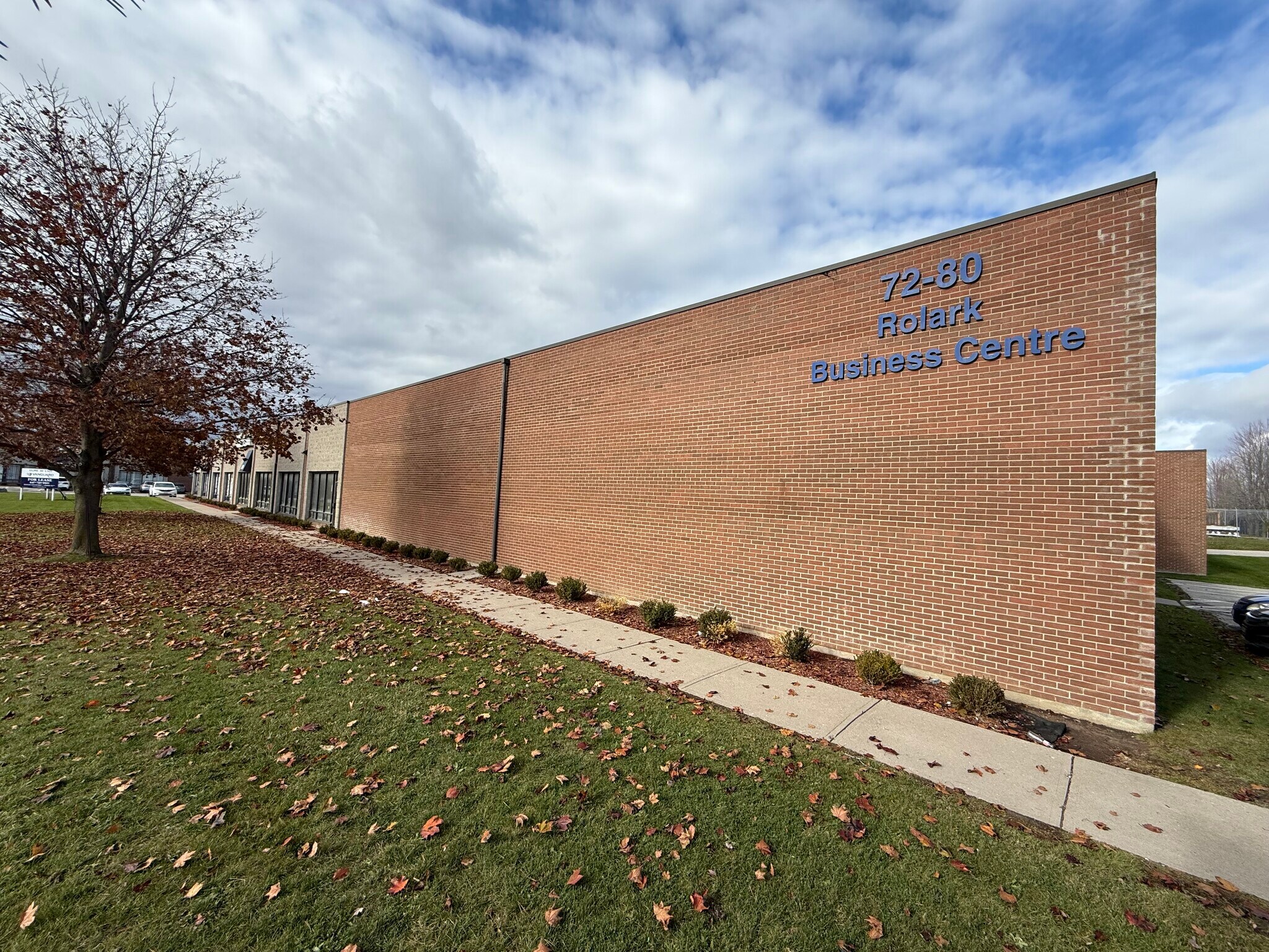 72-80 Rolark Dr, Toronto, ON for lease Primary Photo- Image 1 of 6
