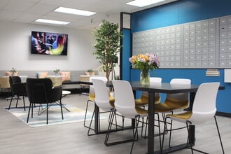 700 Larkspur Landing Cir, Larkspur, CA à louer Photo du bâtiment- Image 2 de 6