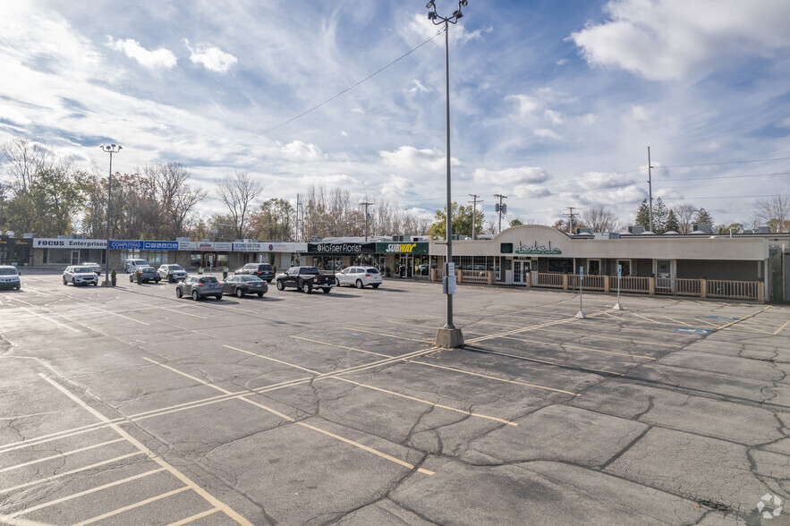 5127-5147 Main St, Sylvania, OH for sale - Building Photo - Image 1 of 1