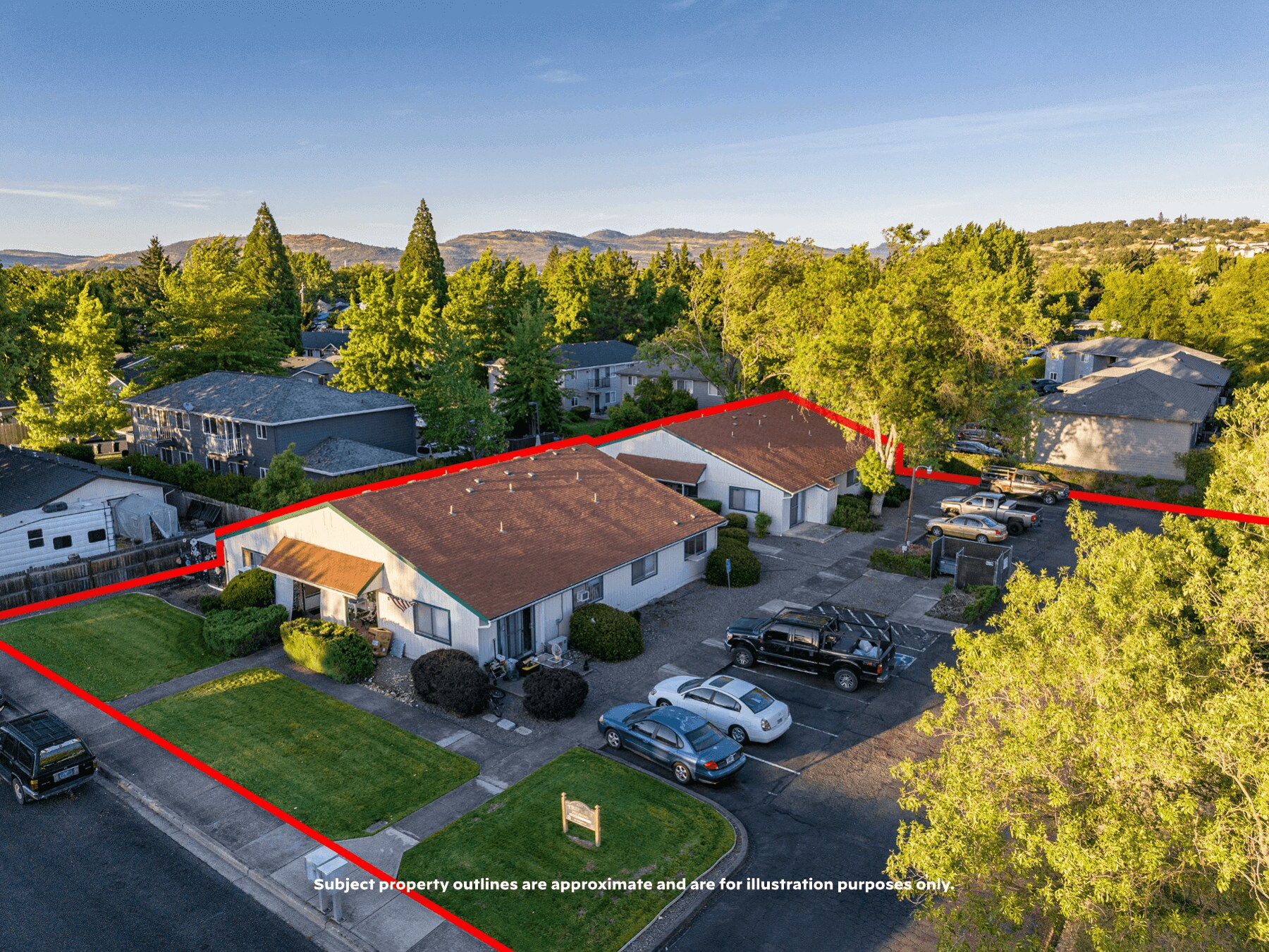 247 Lorraine Ave, Eagle Point, OR à vendre Photo du bâtiment- Image 1 de 1