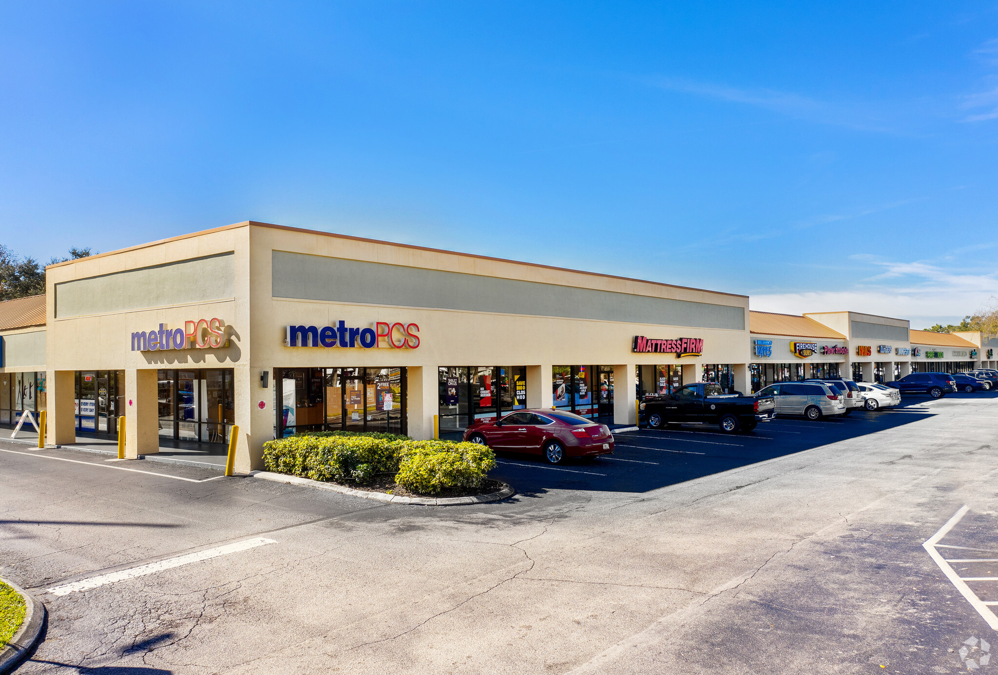 1903-1949 W Brandon Blvd, Brandon, FL for lease Building Photo- Image 1 of 7