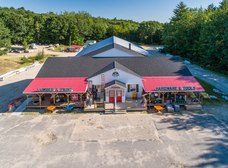 190 Ossipee Trl E, Standish, ME à vendre - Photo du bâtiment - Image 1 de 21