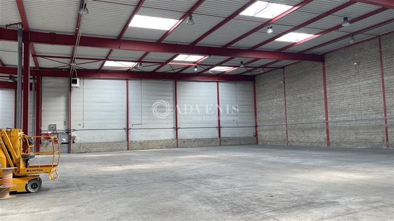 Industrial in Combs-la-Ville for lease - Interior Photo - Image 3 of 9