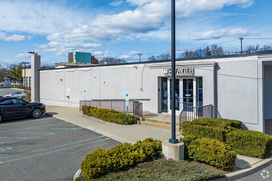 110 E Route 4, Paramus, NJ à louer - Photo du bâtiment - Image 3 de 9