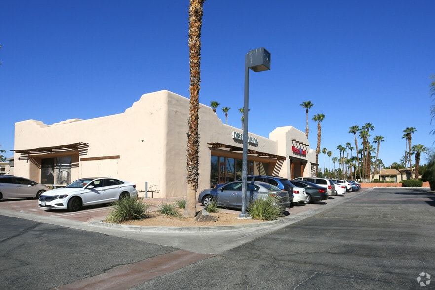 555 S Sunrise Way, Palm Springs, CA à vendre - Photo du bâtiment - Image 3 de 13