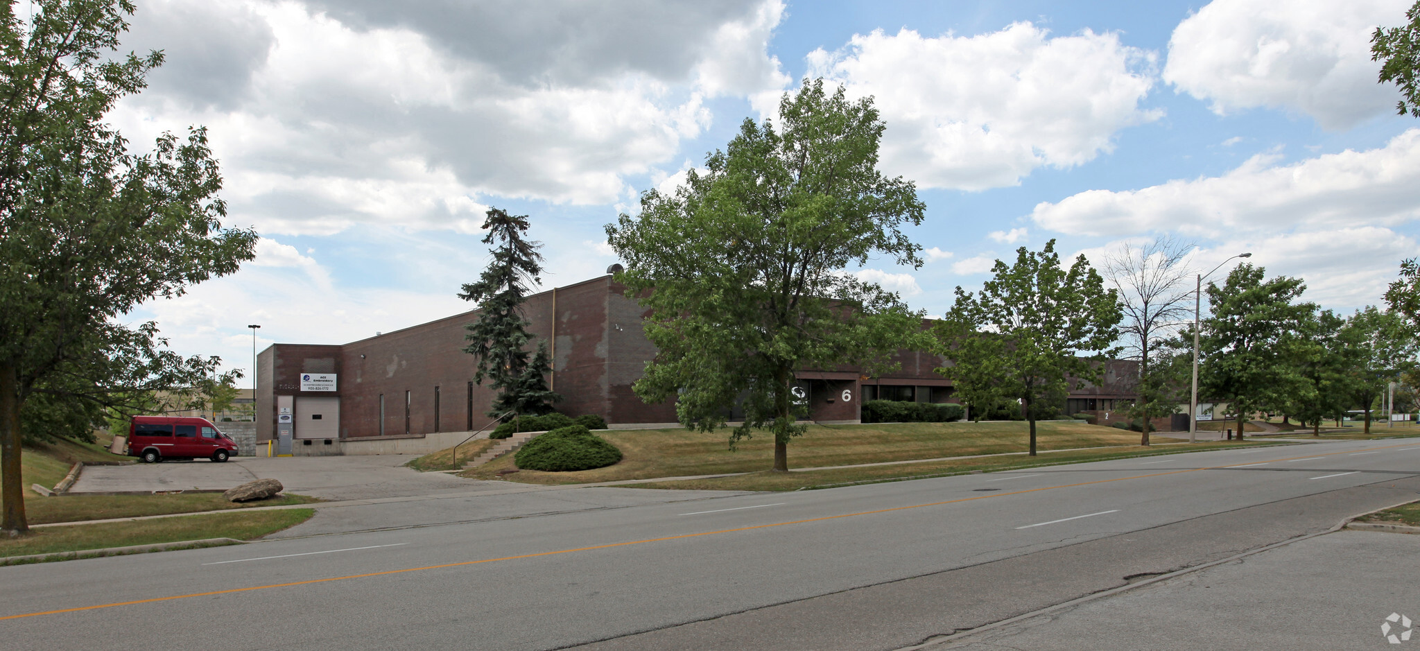 6620 Kitimat Rd, Mississauga, ON for lease Primary Photo- Image 1 of 3