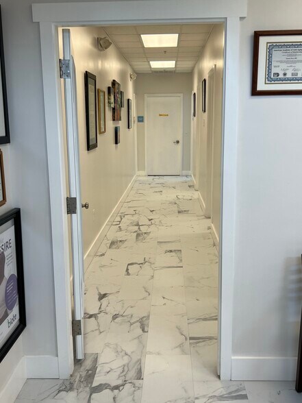 14 Oak Forest Rd, Bluffton, SC à vendre - Photo intérieure - Image 3 de 60