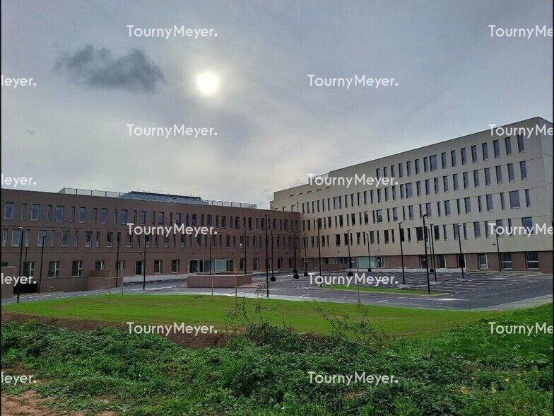 Office in Rennes for lease - Building Photo - Image 3 of 3