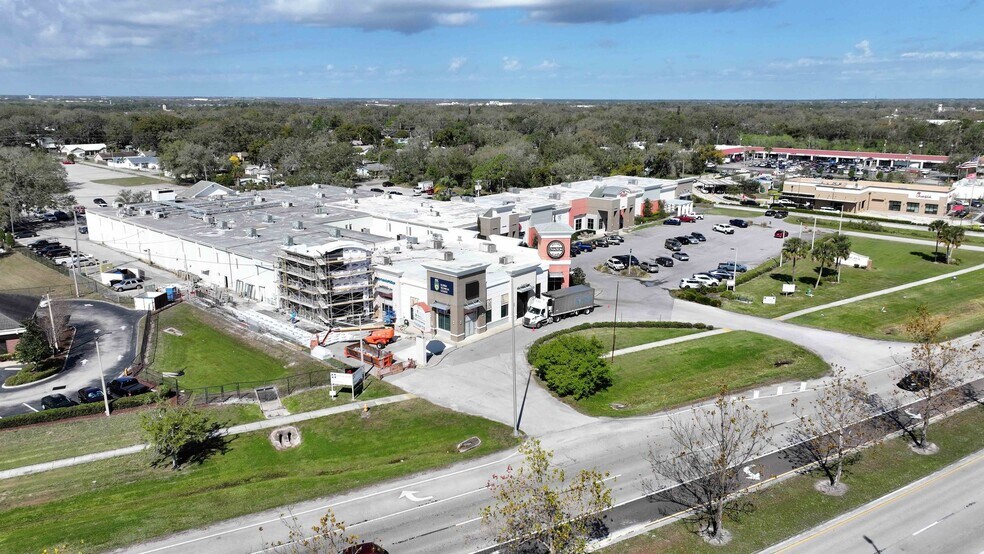 4715 S Florida Ave, Lakeland, FL à louer - Photo du bâtiment - Image 2 de 17