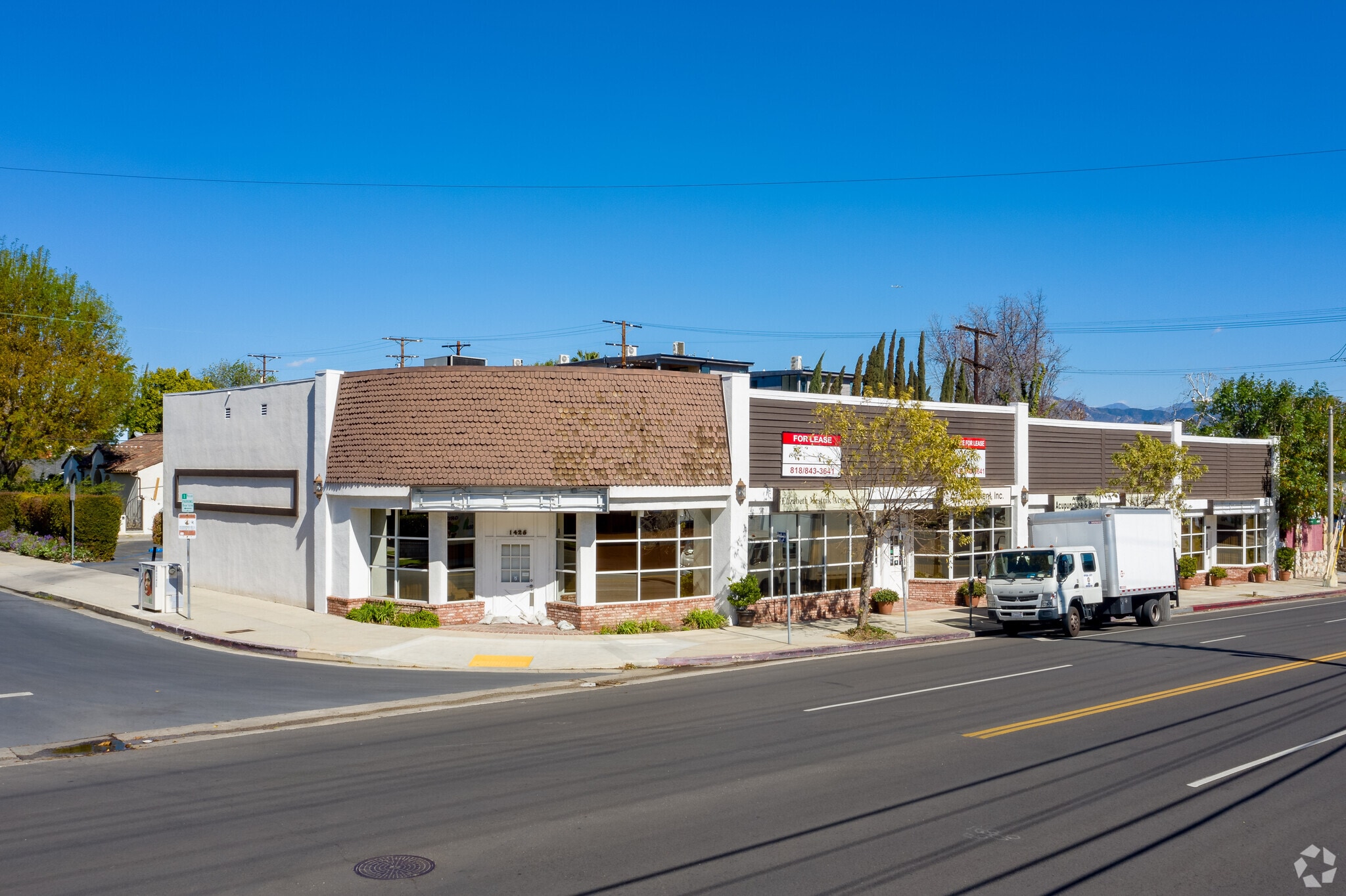 11413-11425 Moorpark St, North Hollywood, CA for lease Building Photo- Image 1 of 7