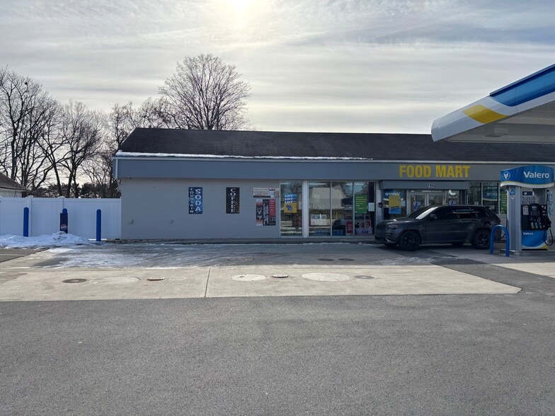 295 Silver Ln, East Hartford, CT for lease - Building Photo - Image 2 of 4