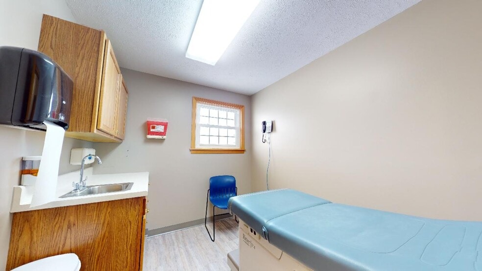 392 Howard St, Willard, OH à vendre - Photo du bâtiment - Image 3 de 21