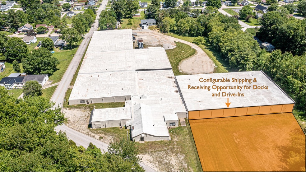 213 W 1st St, Huntingburg, IN for lease - Building Photo - Image 3 of 16