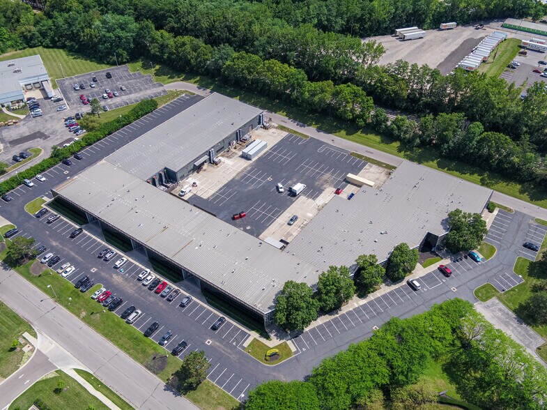 4689-4777 Hilton Corporate Dr, Columbus, OH à louer - Photo du bâtiment - Image 2 de 10