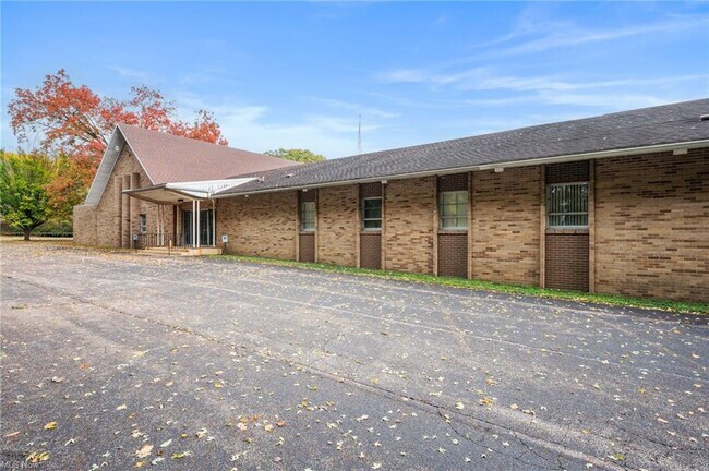 More details for 1900 East Ave, Akron, OH - Specialty for Sale