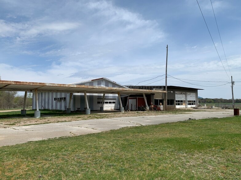 56300 Ash Rd, Osceola, IN for sale - Building Photo - Image 2 of 3