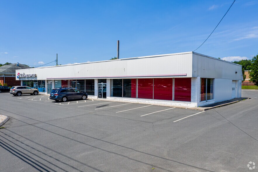 3219-3221 Berlin Tpke, Newington, CT for lease - Building Photo - Image 3 of 11