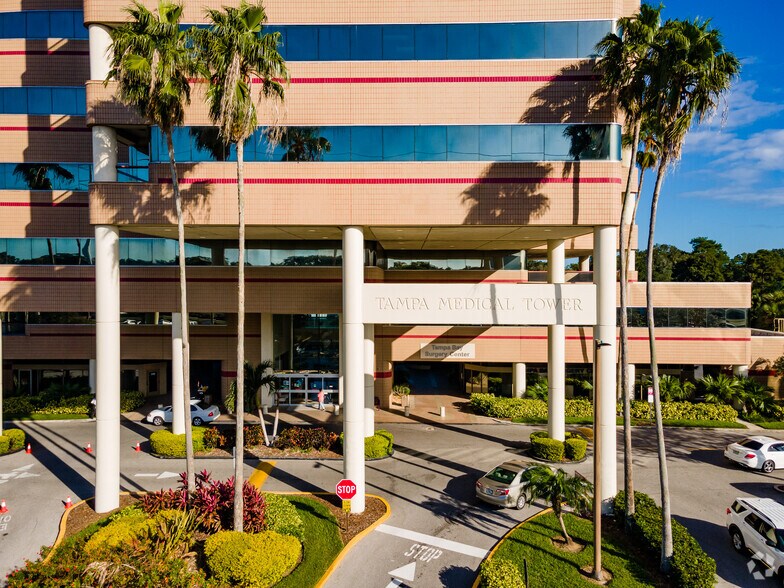 2727 W Martin Luther King Blvd, Tampa, FL à louer - Photo du bâtiment - Image 2 de 7
