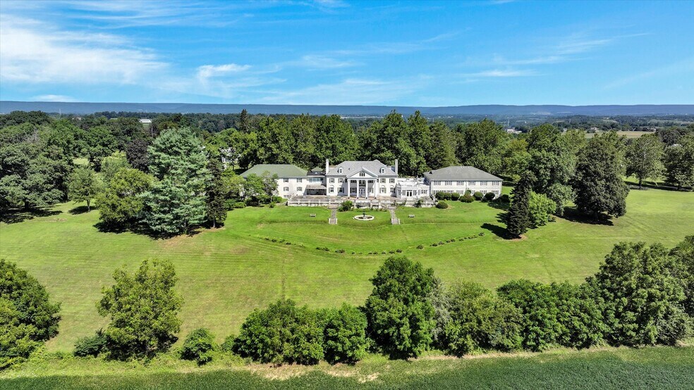 200 Kauffmann Rd, Annville, PA à vendre - Photo du bâtiment - Image 1 de 90