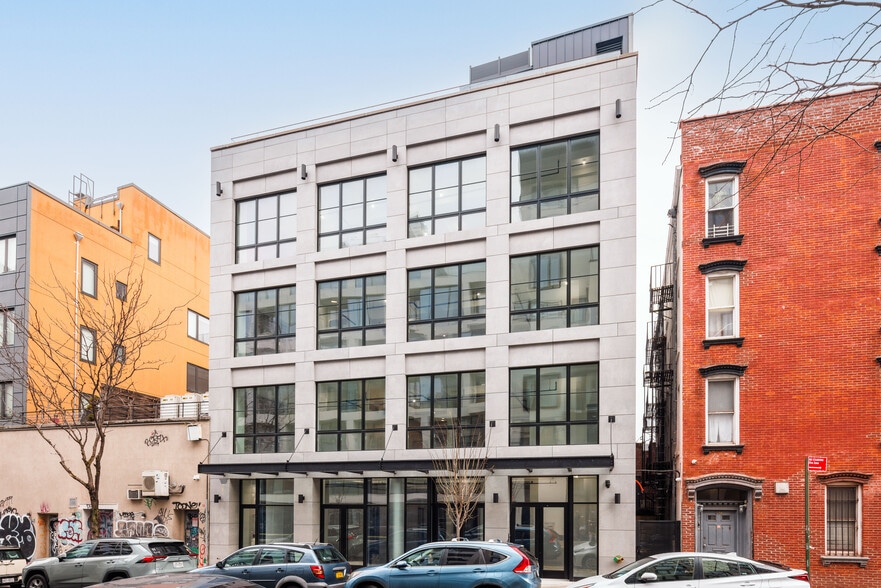 107 N 1st St, Brooklyn, NY à louer - Photo du bâtiment - Image 2 de 5