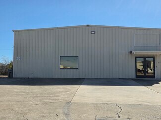 Plus de détails pour 122 Industrial Dr, Forney, TX - Industriel à louer