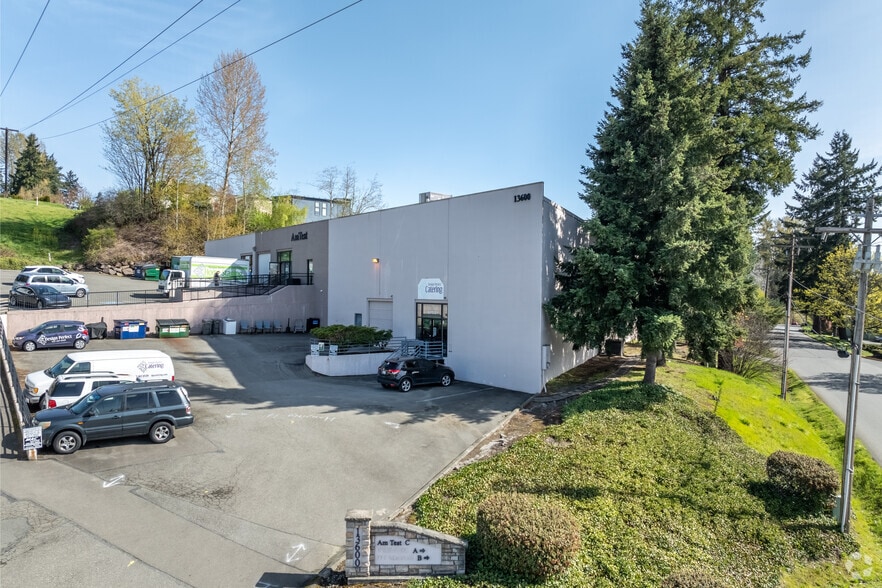 13536 NE 126th Pl, Kirkland, WA for lease - Primary Photo - Image 1 of 5