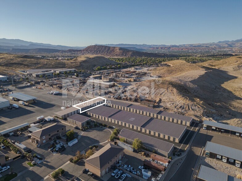 3763 S 1500 East Cir, St George, UT à louer - Photo du bâtiment - Image 2 de 5
