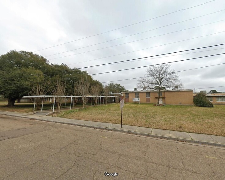 2350 Oakhurst Dr, Jackson, MS for sale - Primary Photo - Image 1 of 2