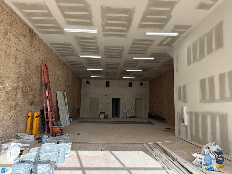 10 E Washington Ave, Washington, NJ for lease - Building Photo - Image 2 of 5