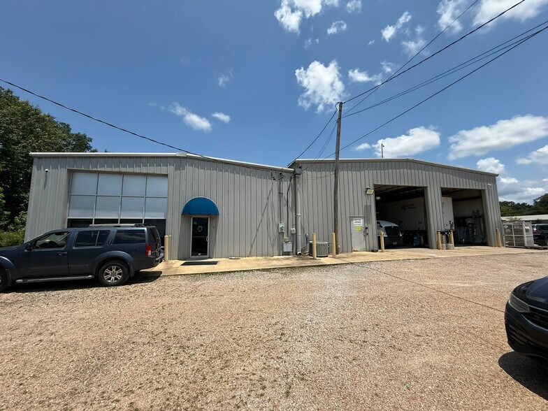251 Yandell Ave, Canton, MS à vendre - Photo du bâtiment - Image 1 de 12