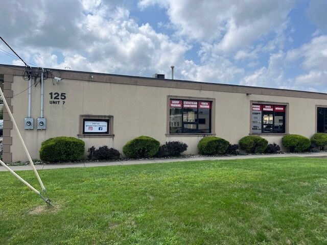 125 Clinton Rd, Fairfield, NJ à vendre Photo du bâtiment- Image 1 de 1