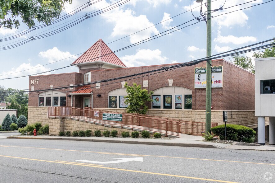 1477 Oak Tree Rd, Iselin, NJ à louer - Photo du bâtiment - Image 1 de 13