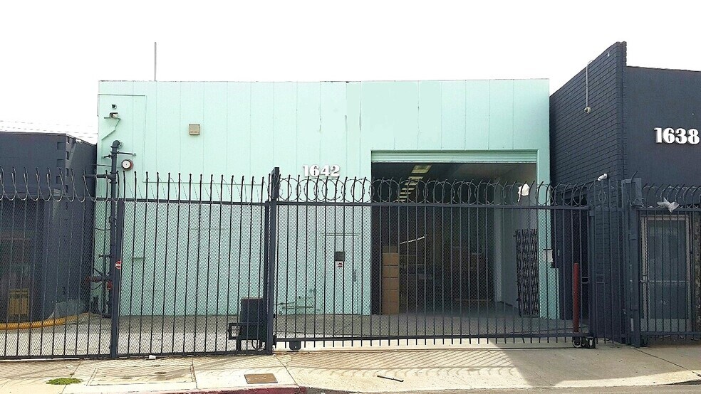 1638-1646 E. 23rd St Warehouse Portfolio portefeuille de 4 propriétés à vendre sur LoopNet.ca - Photo du bâtiment - Image 3 de 6
