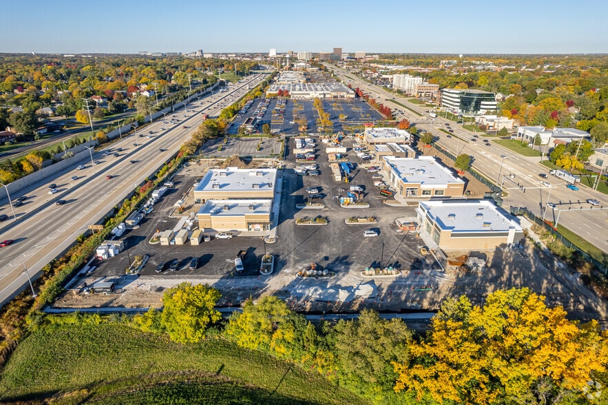 1755 W 22nd St, Oak Brook, IL à louer - Photo du bâtiment - Image 2 de 8