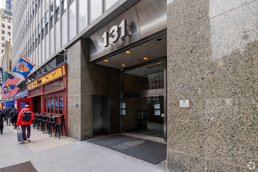 131 W 33rd St, New York, NY for lease - Building Photo - Image 3 of 10