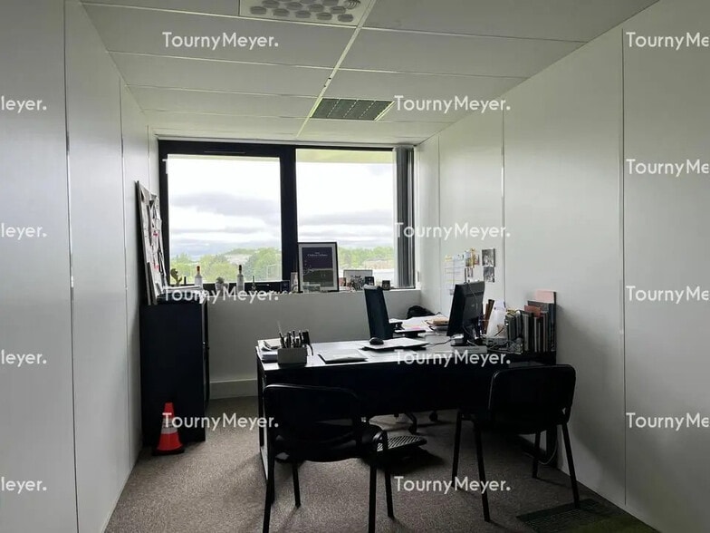 Office in Mérignac for lease - Building Photo - Image 3 of 10