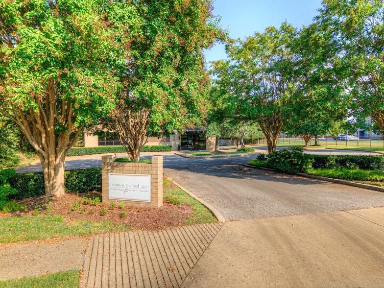 520 Trinity Creek Cv, Cordova, TN for sale - Building Photo - Image 2 of 31