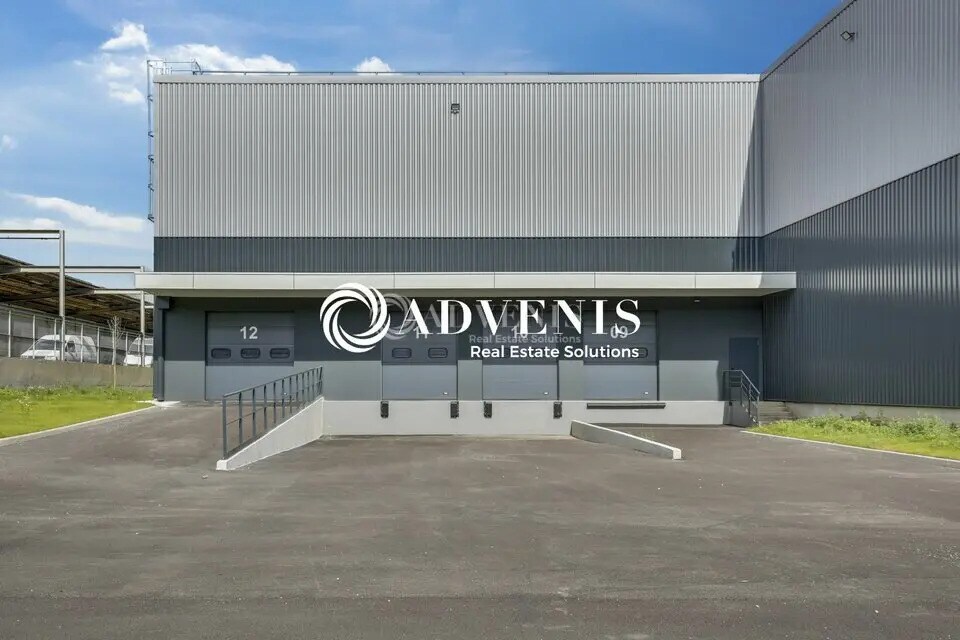 Industrial in Bobigny for lease Building Photo- Image 1 of 10