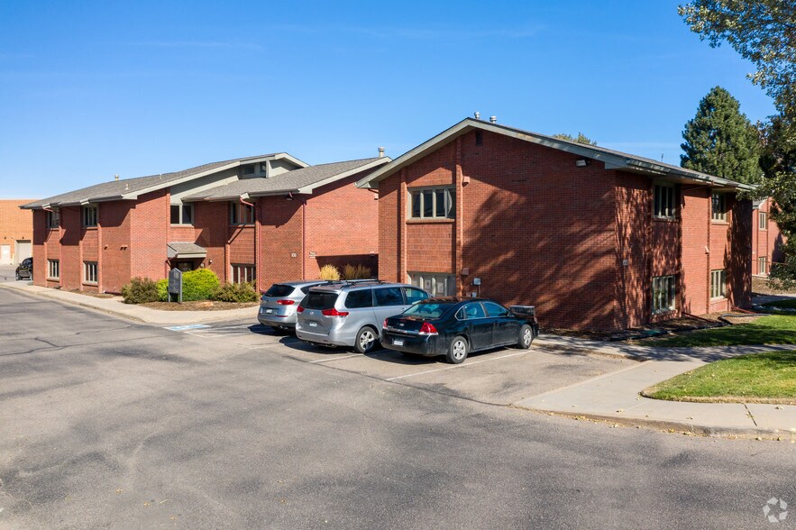 1009 37th Avenue Ct, Greeley, CO for sale - Primary Photo - Image 1 of 23