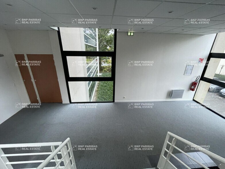 Office in Rennes for lease - Interior Photo - Image 2 of 16