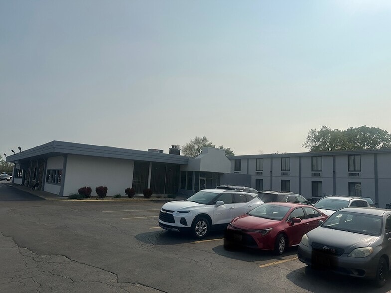 2080 Mannheim Rd, Northlake, IL for sale - Building Photo - Image 2 of 19